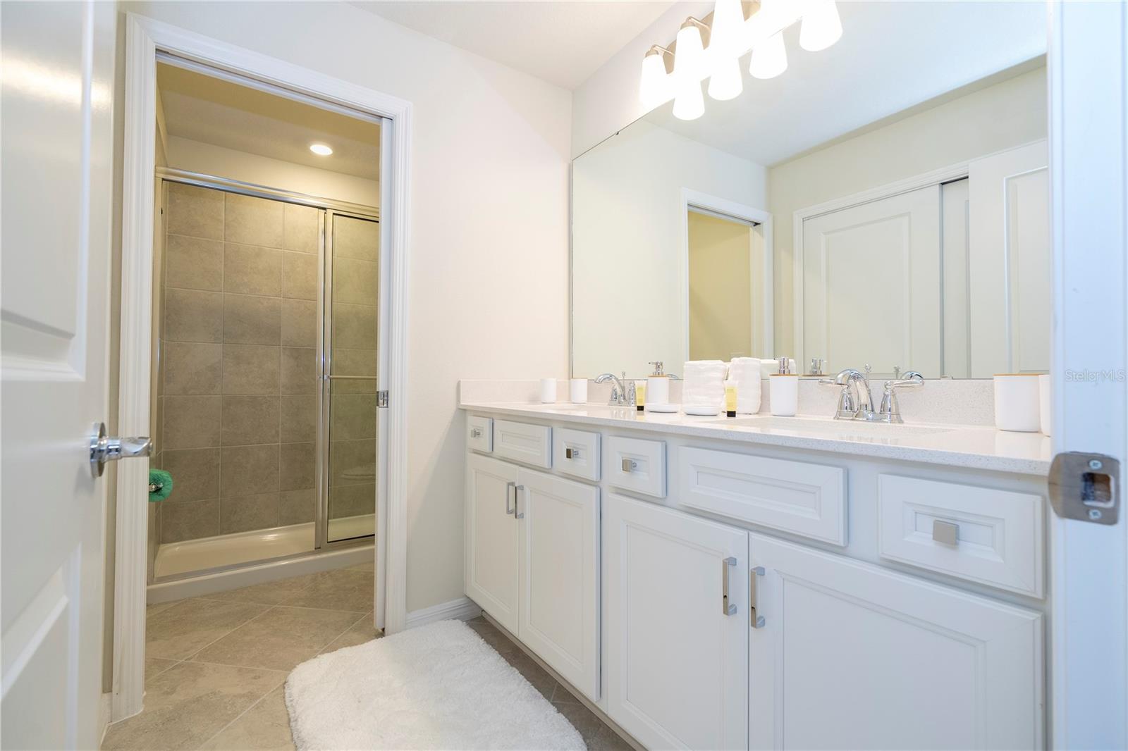 WINDSOR CAY - Residential