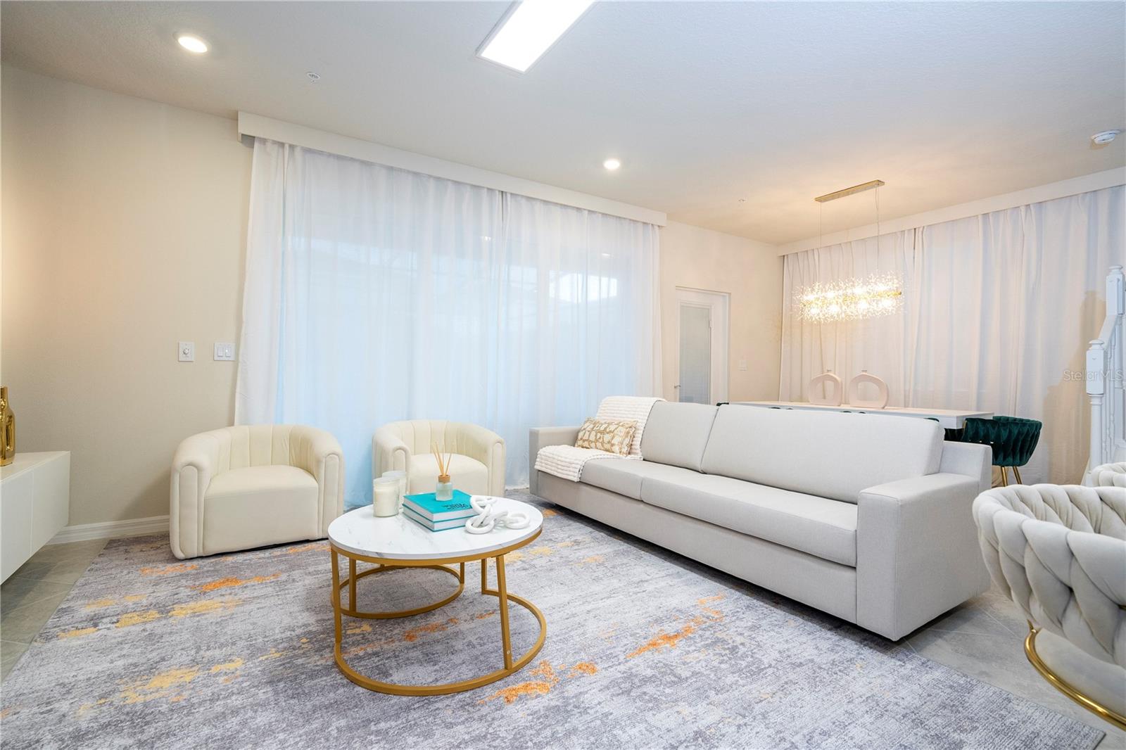 WINDSOR CAY - Residential