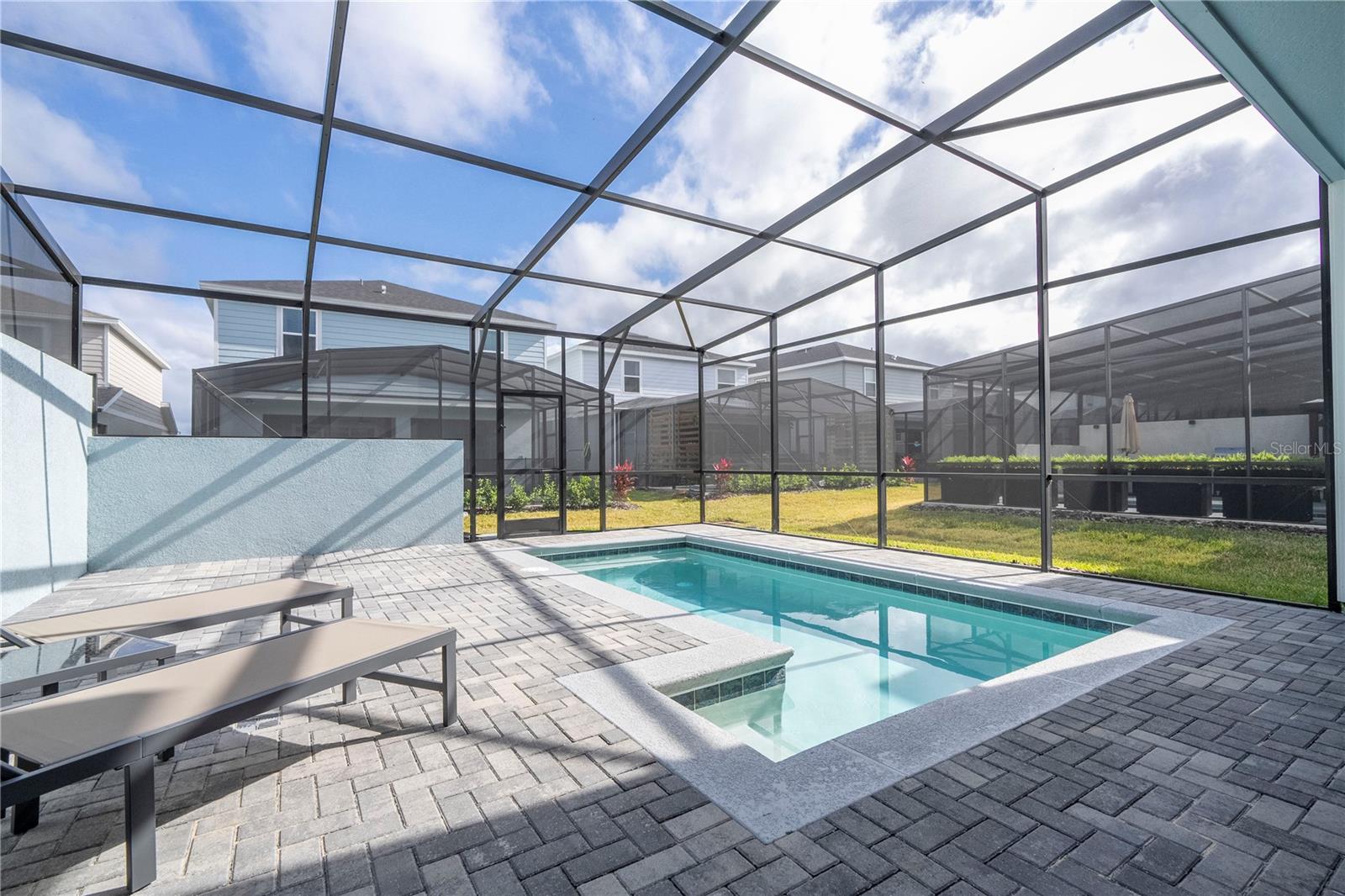 WINDSOR CAY - Residential