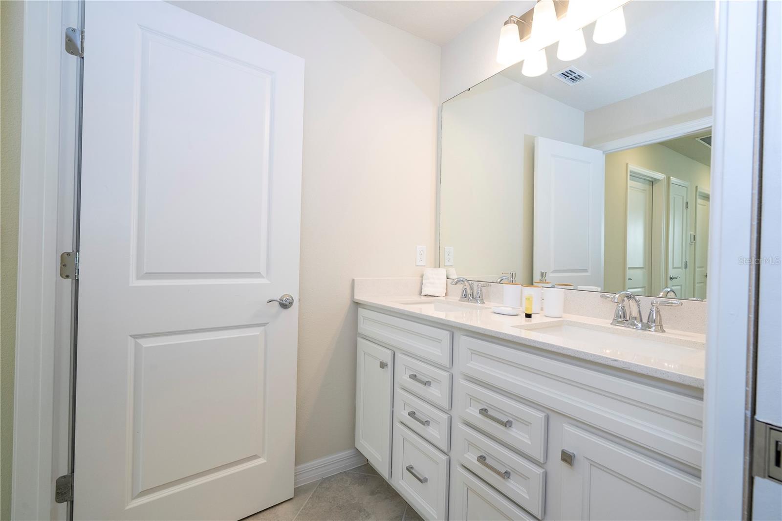 WINDSOR CAY - Residential