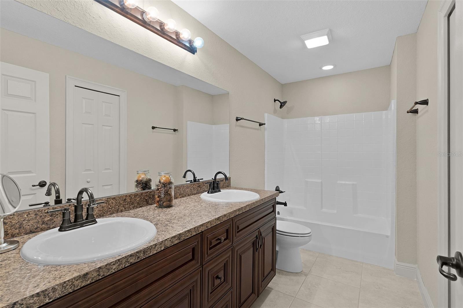 SILVER SPGS SHORES UN 31 - Residential