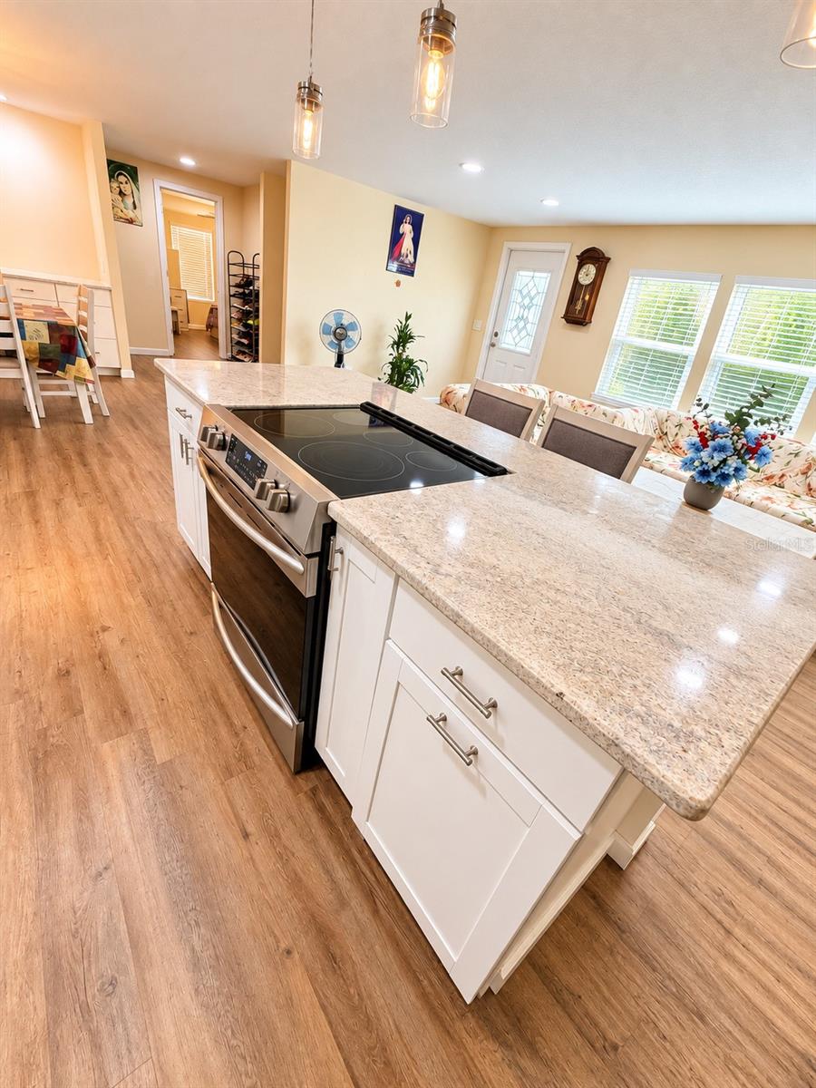 921 FAITH CIRCLE E 35, BRADENTON, FL, 34212 4 921 FAITH CIRCLE E 35