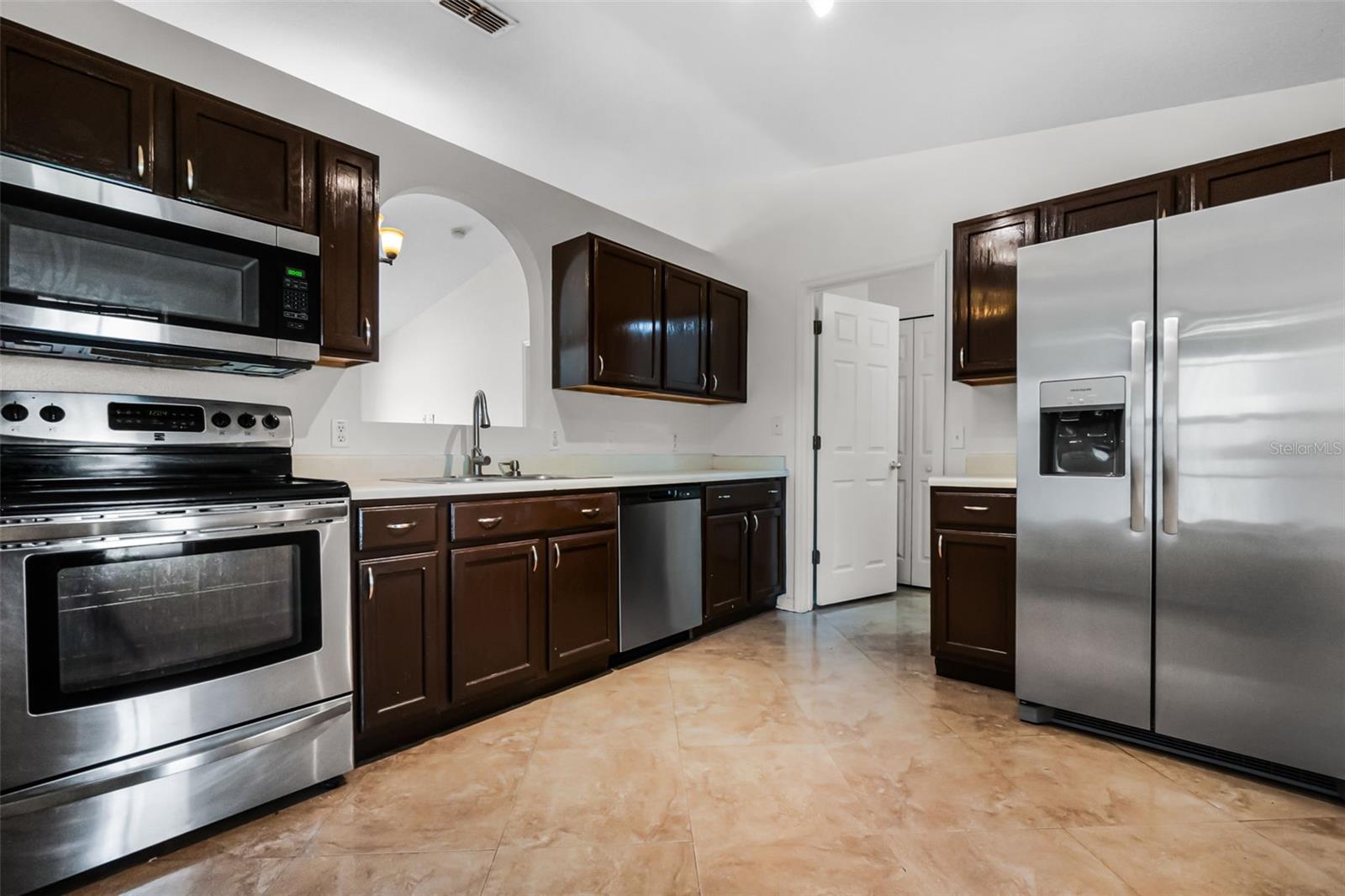 5671 SYCAMORE CANYON DRIVE