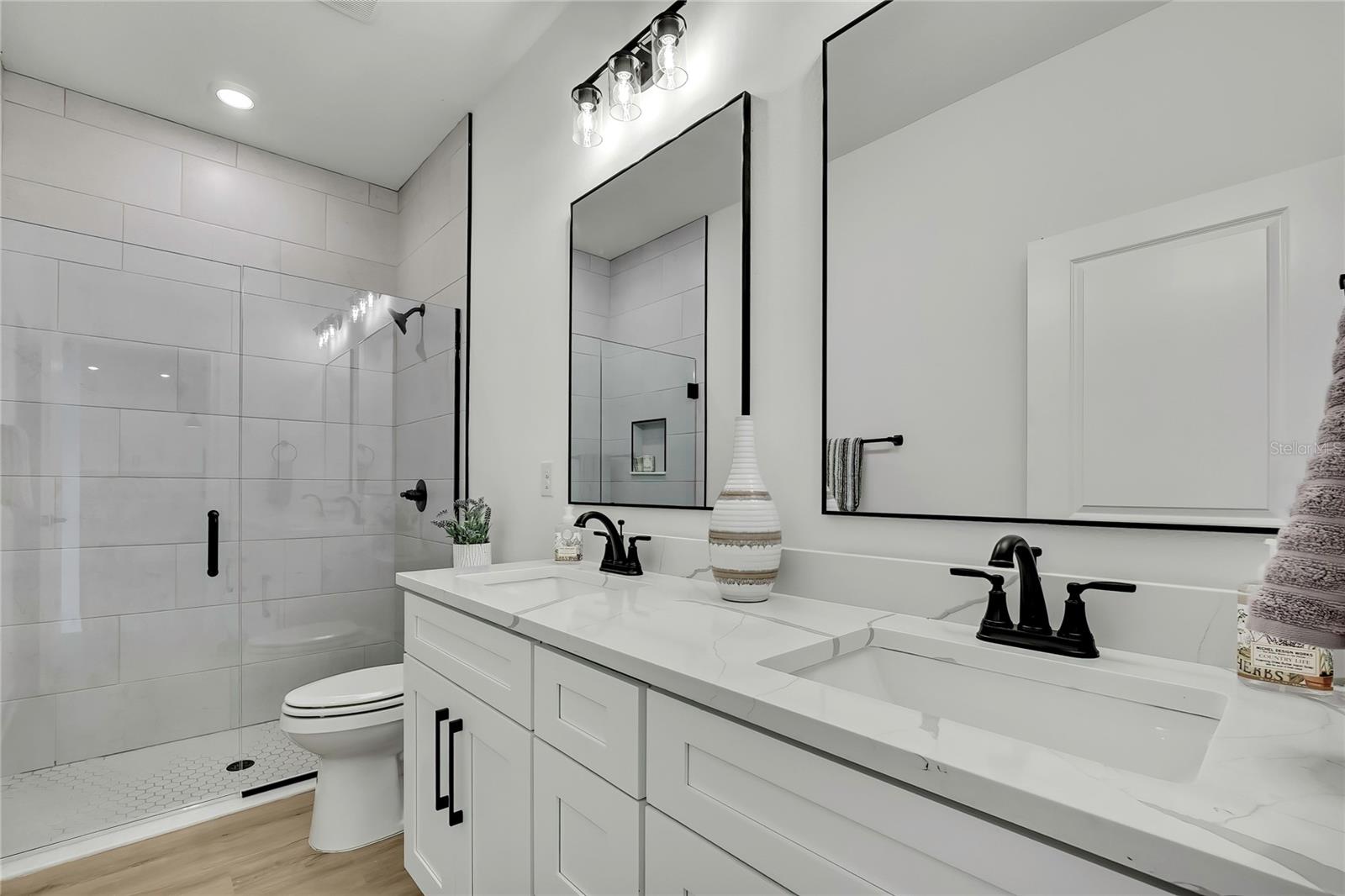 ROYAL HIGHLANDS - Residential