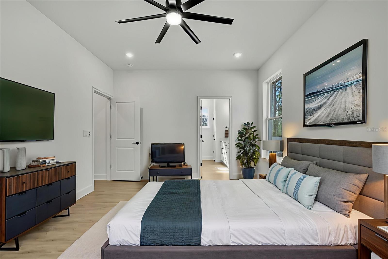 ROYAL HIGHLANDS - Residential