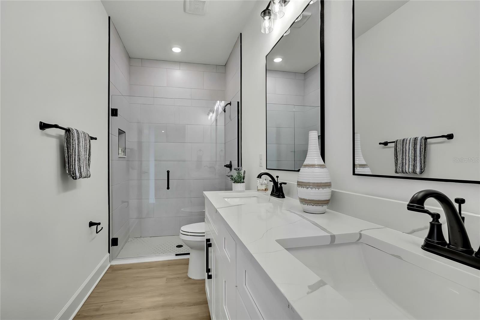 ROYAL HIGHLANDS - Residential