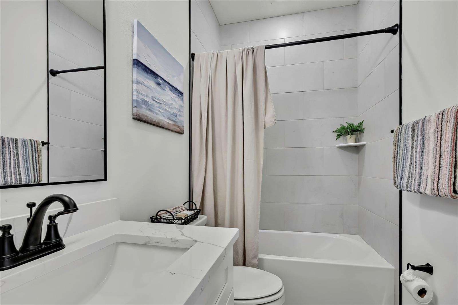 ROYAL HIGHLANDS - Residential