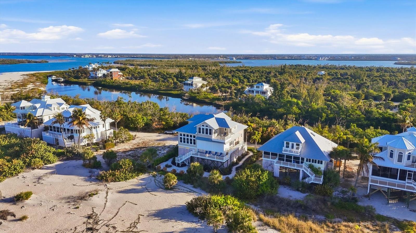 ISLAND HARBOR BEACH CLUB SEC 01 - Residential