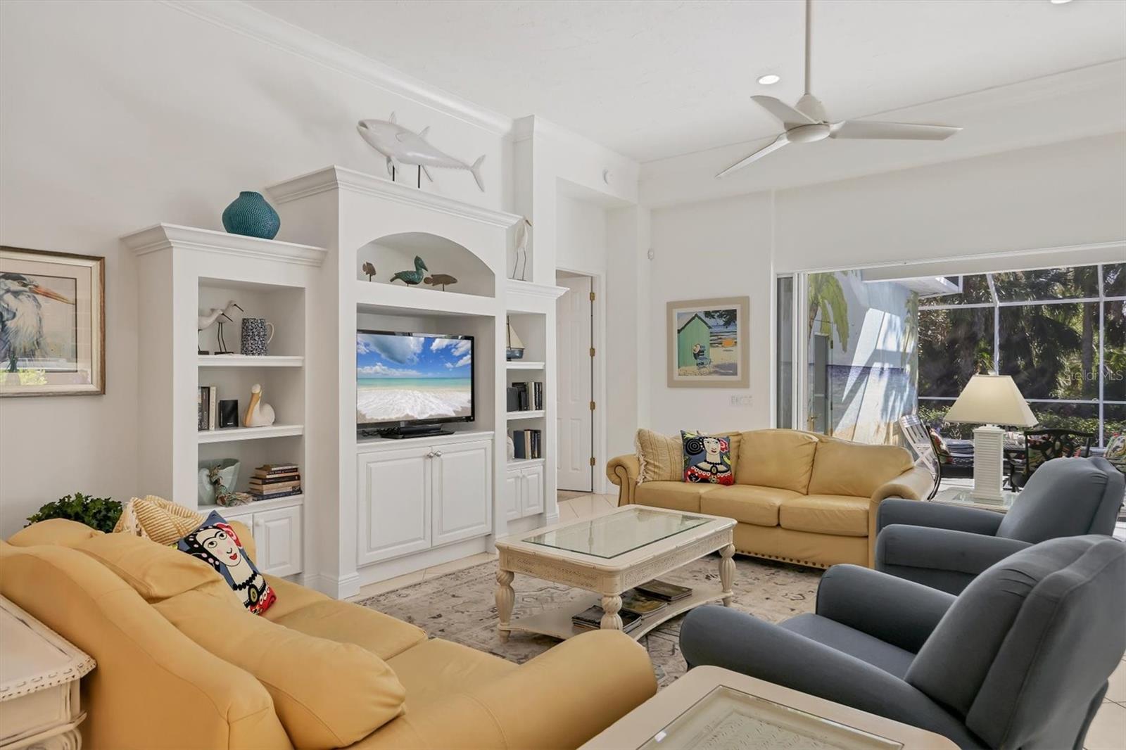 UNIVERSITY PARK COUNTRY CLUB - Residential