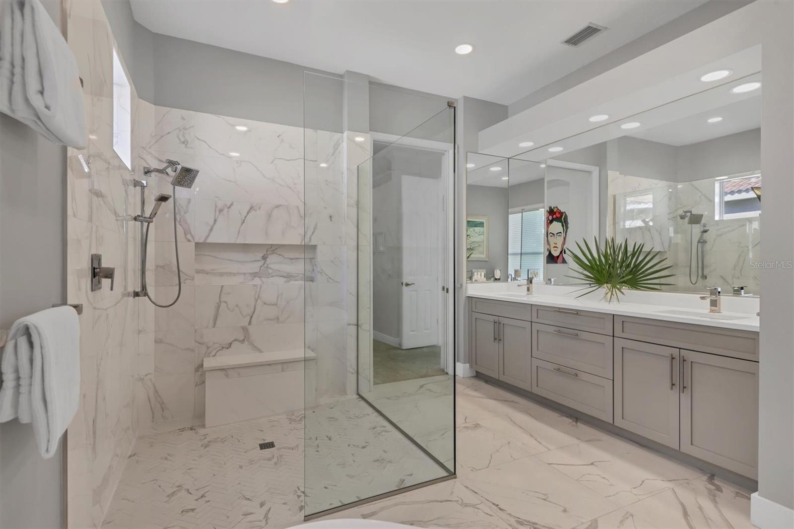 UNIVERSITY PARK COUNTRY CLUB - Residential