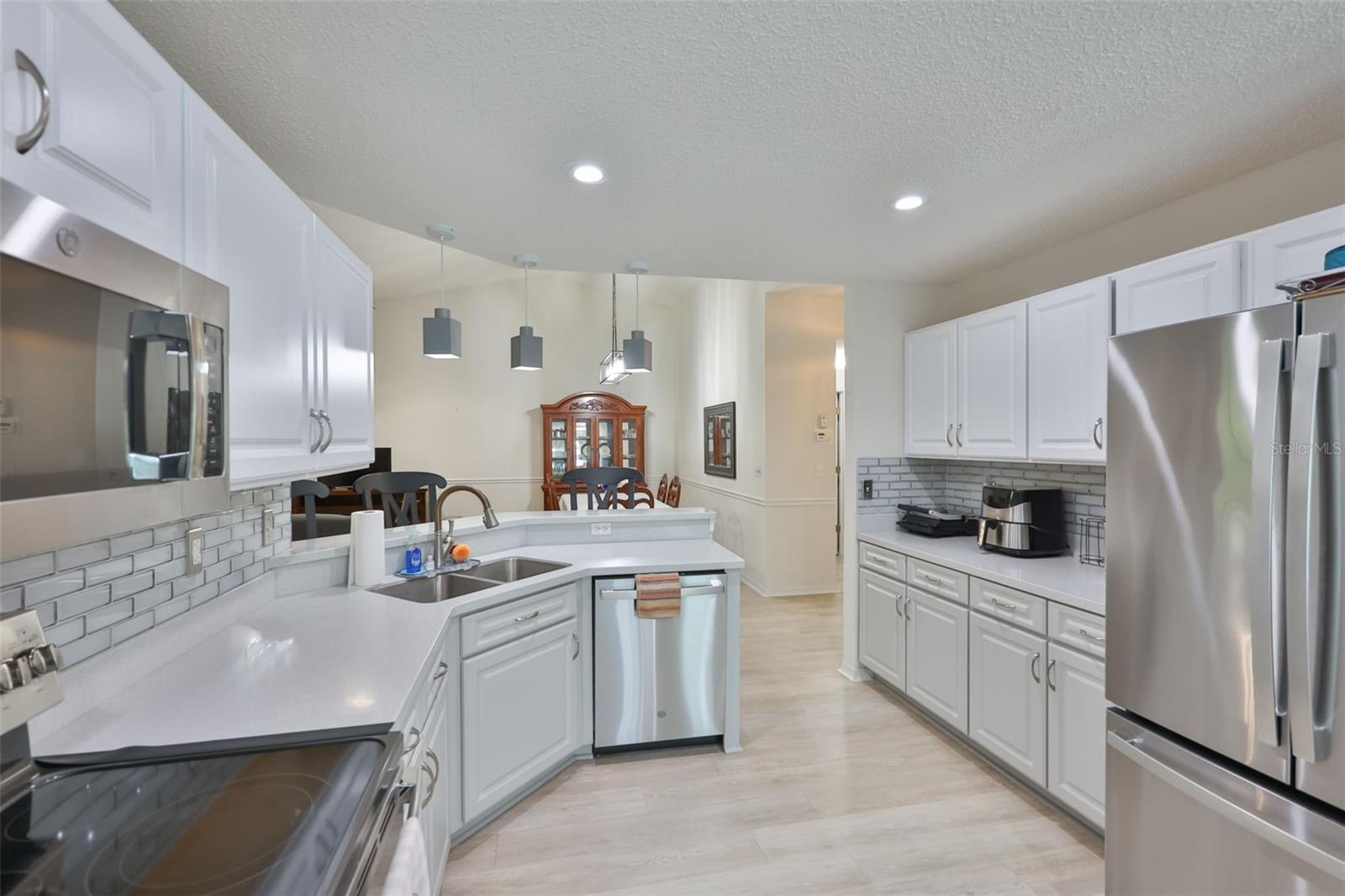 MANCHESTER IV CONDO - Residential