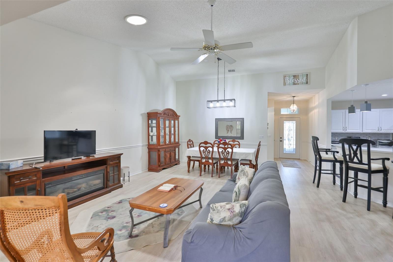 MANCHESTER IV CONDO - Residential