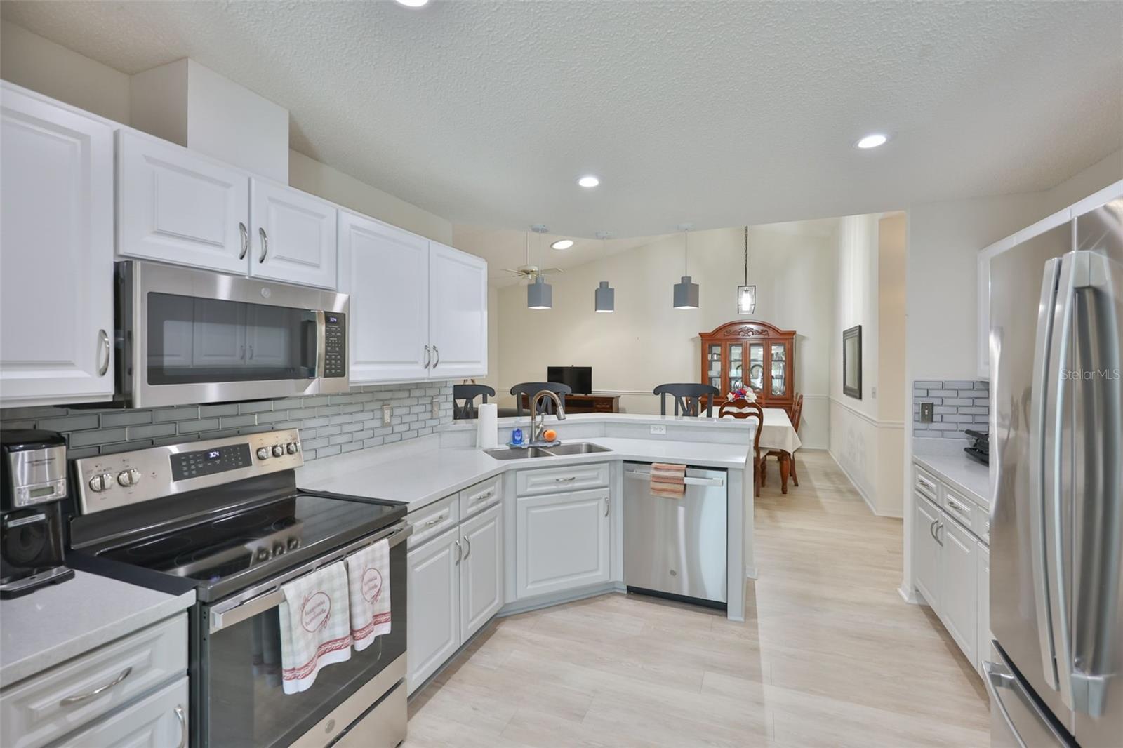 MANCHESTER IV CONDO - Residential