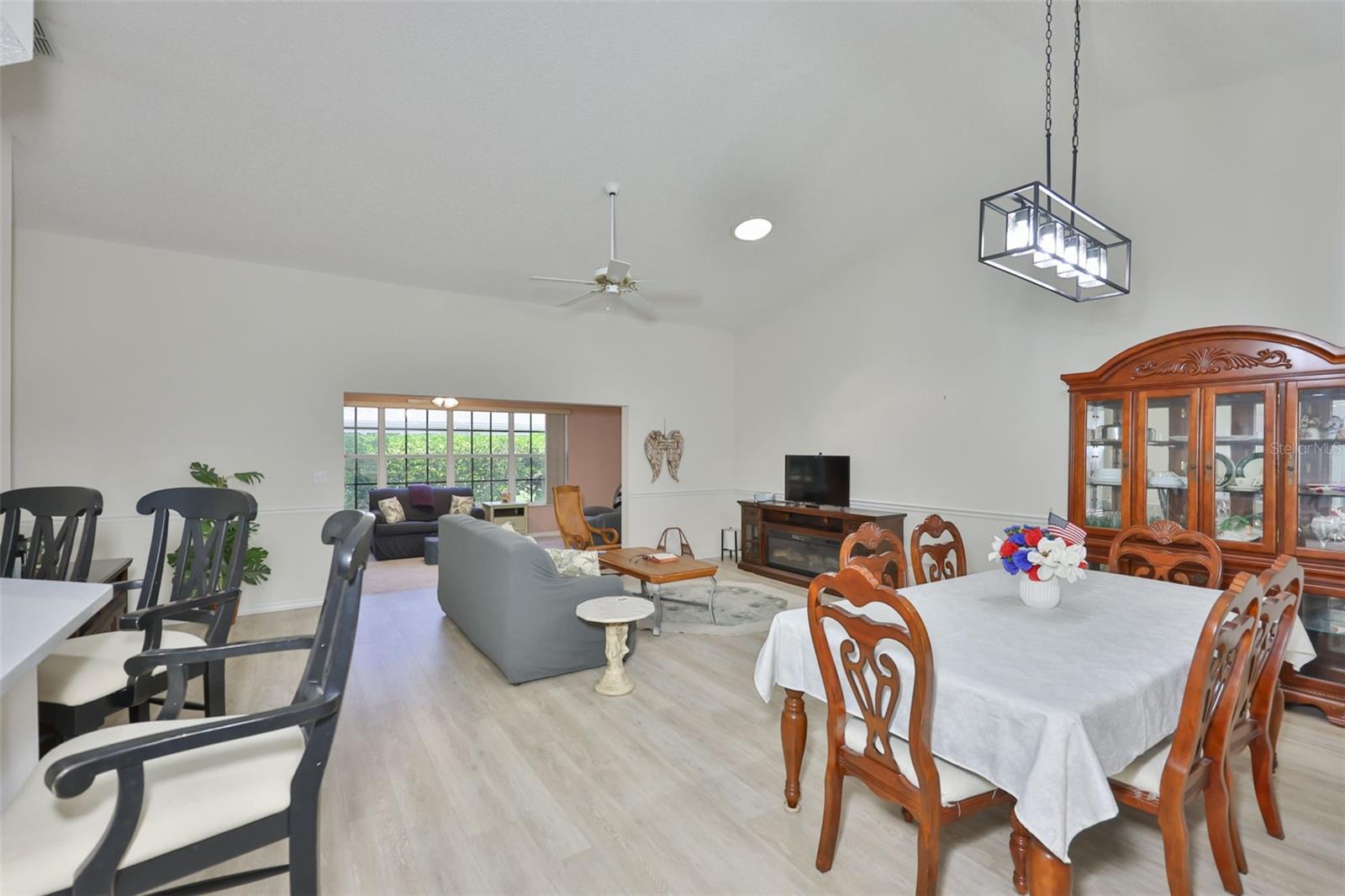 MANCHESTER IV CONDO - Residential