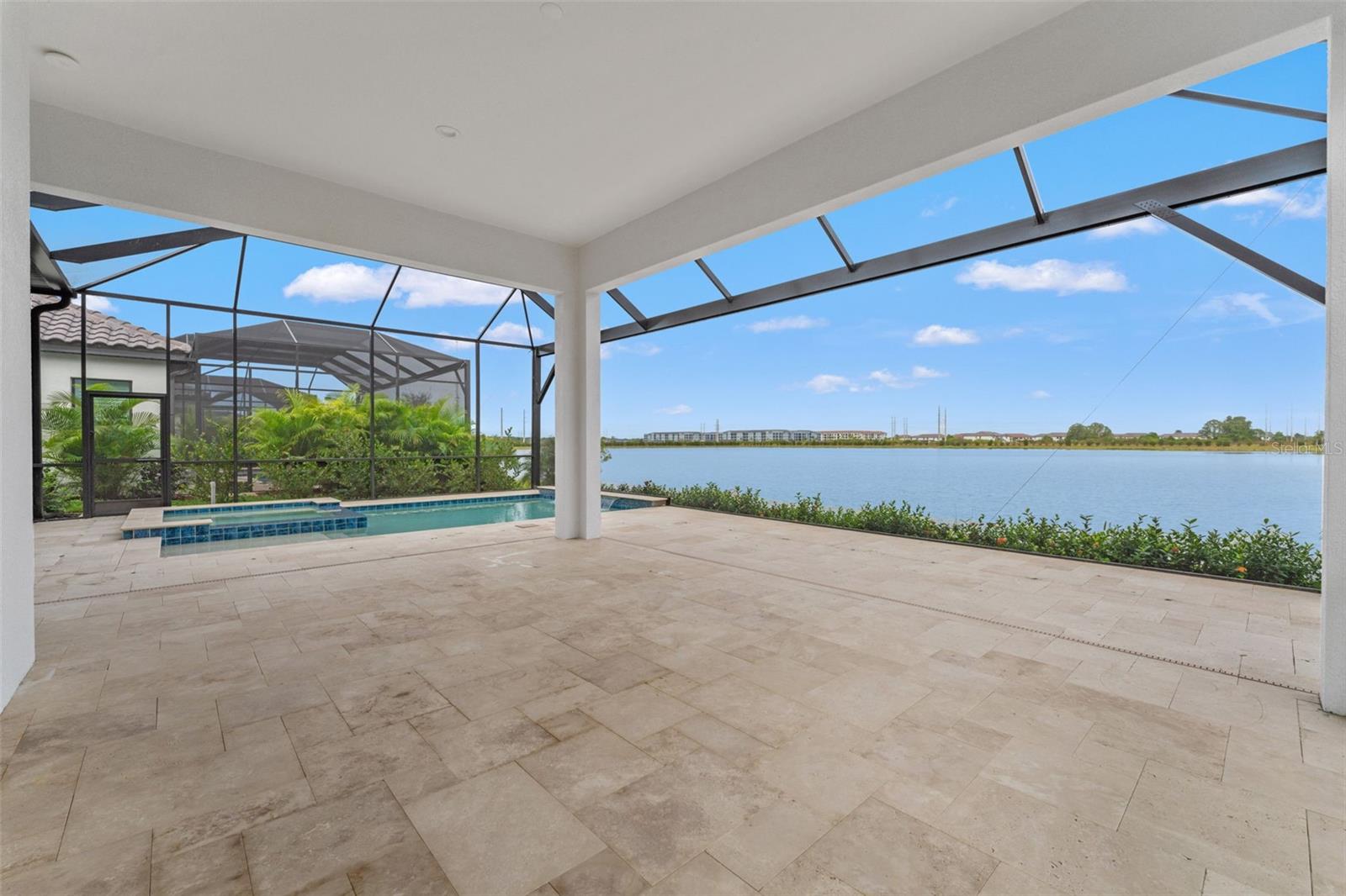 ARIA PHASE III - Residential