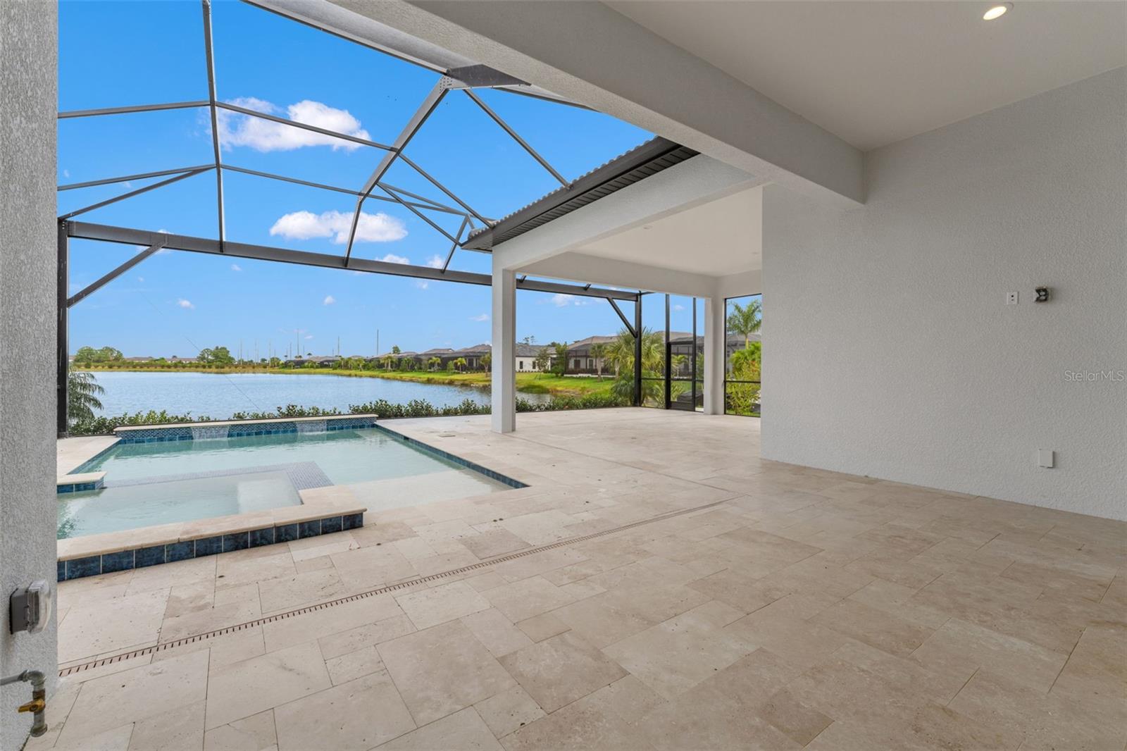 ARIA PHASE III - Residential