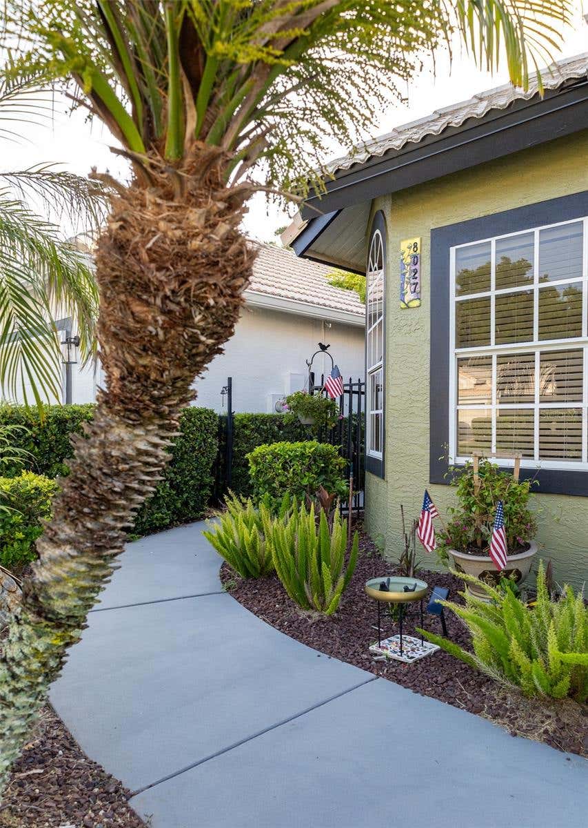 Photo of 8027 Saint Andrews Way, Mount Dora, FL 32757 (MLS # G5115091)