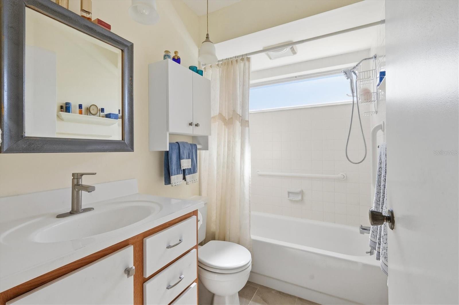 VILLAGE GREEN OF BRADENTON - Residential