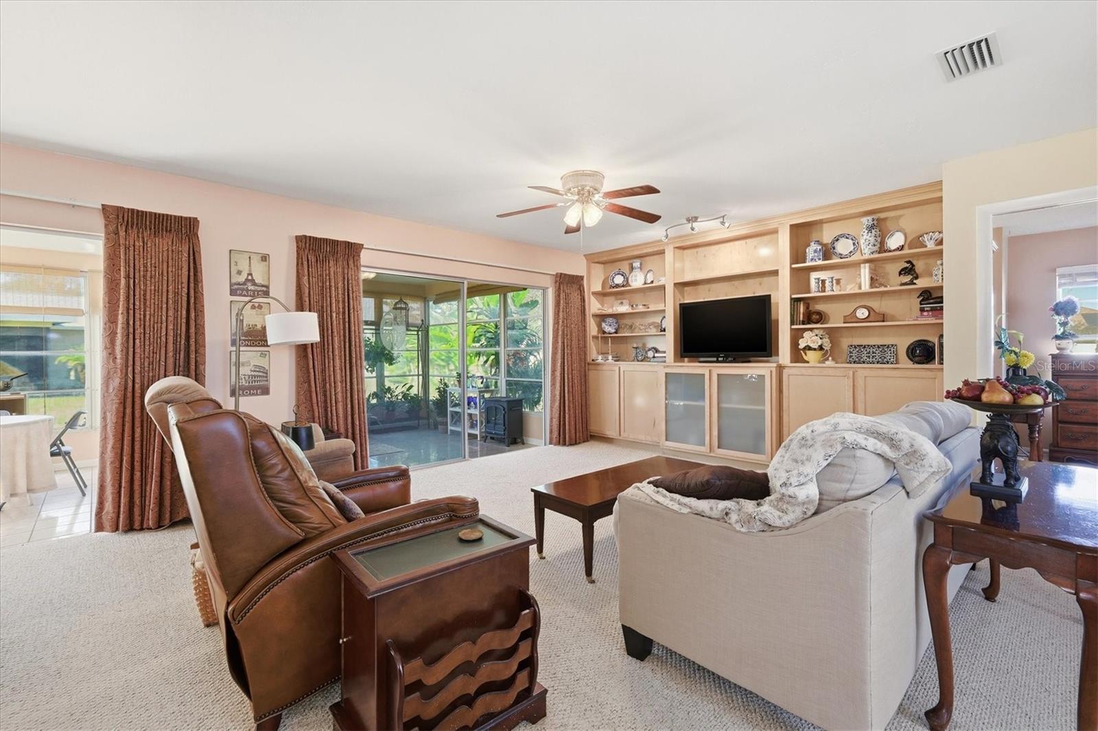 VILLAGE GREEN OF BRADENTON - Residential