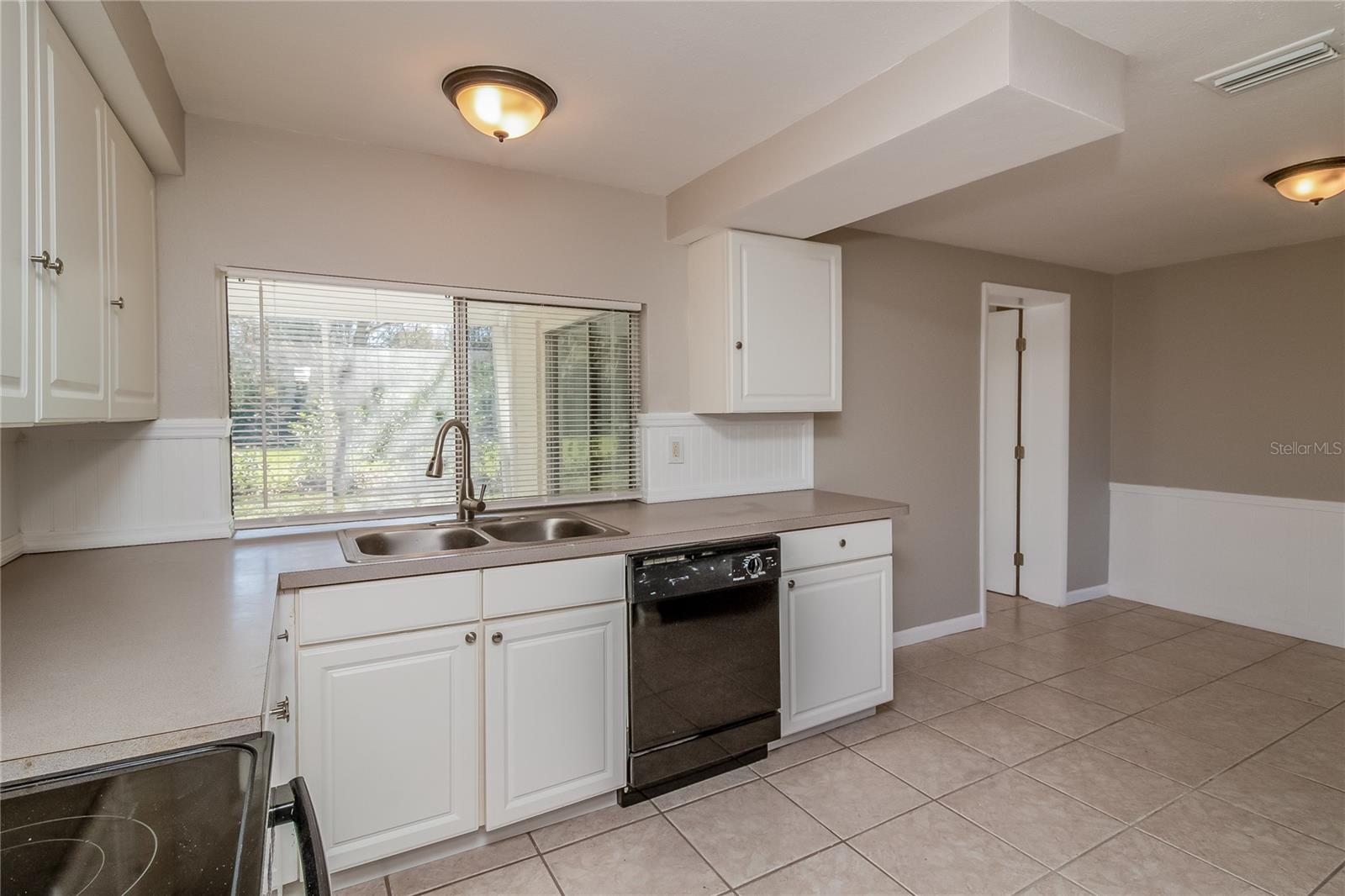 BEACON SQUARE UNIT 11-C PB 9 - Residential Lease