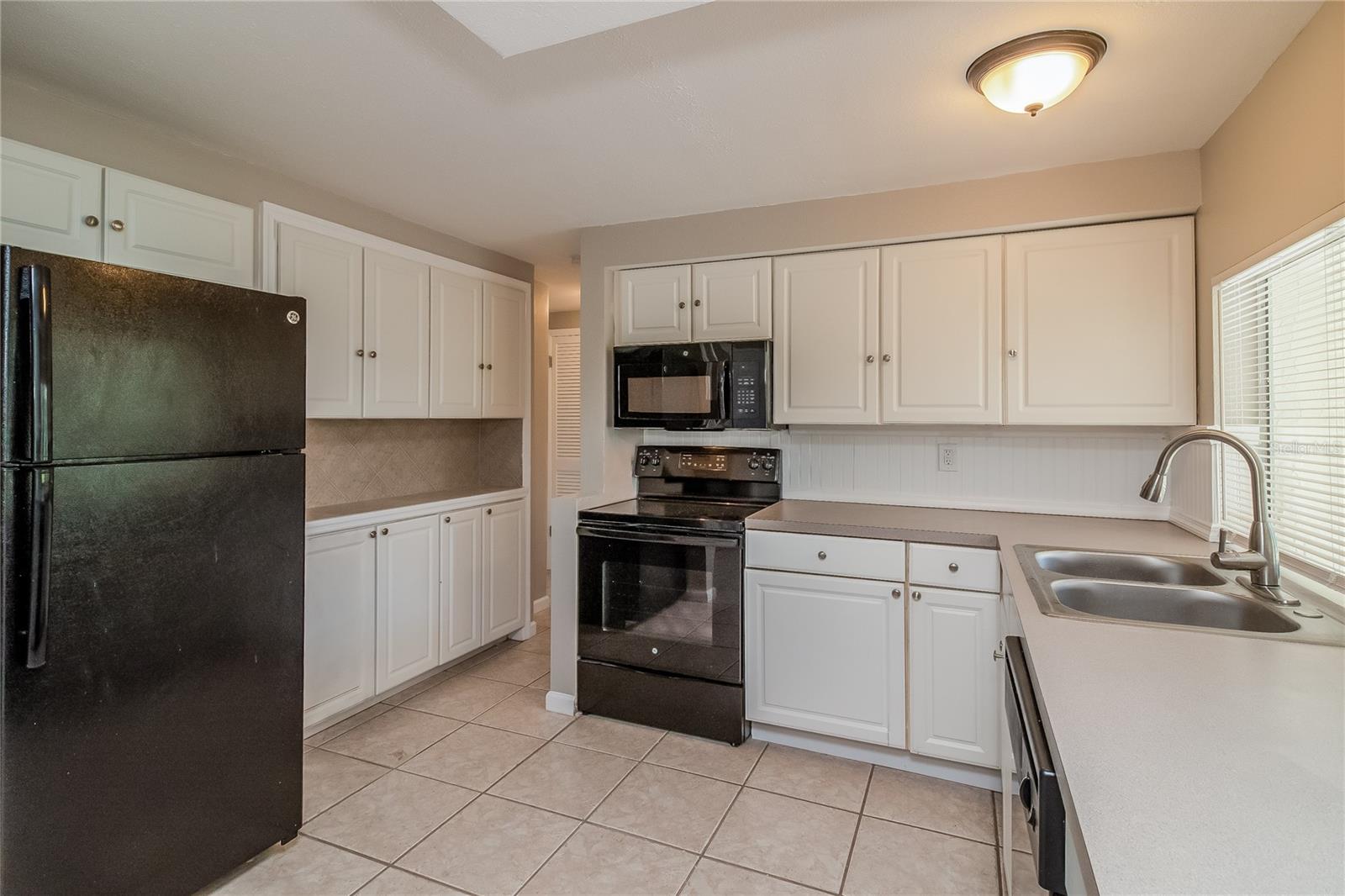 BEACON SQUARE UNIT 11-C PB 9 - Residential Lease