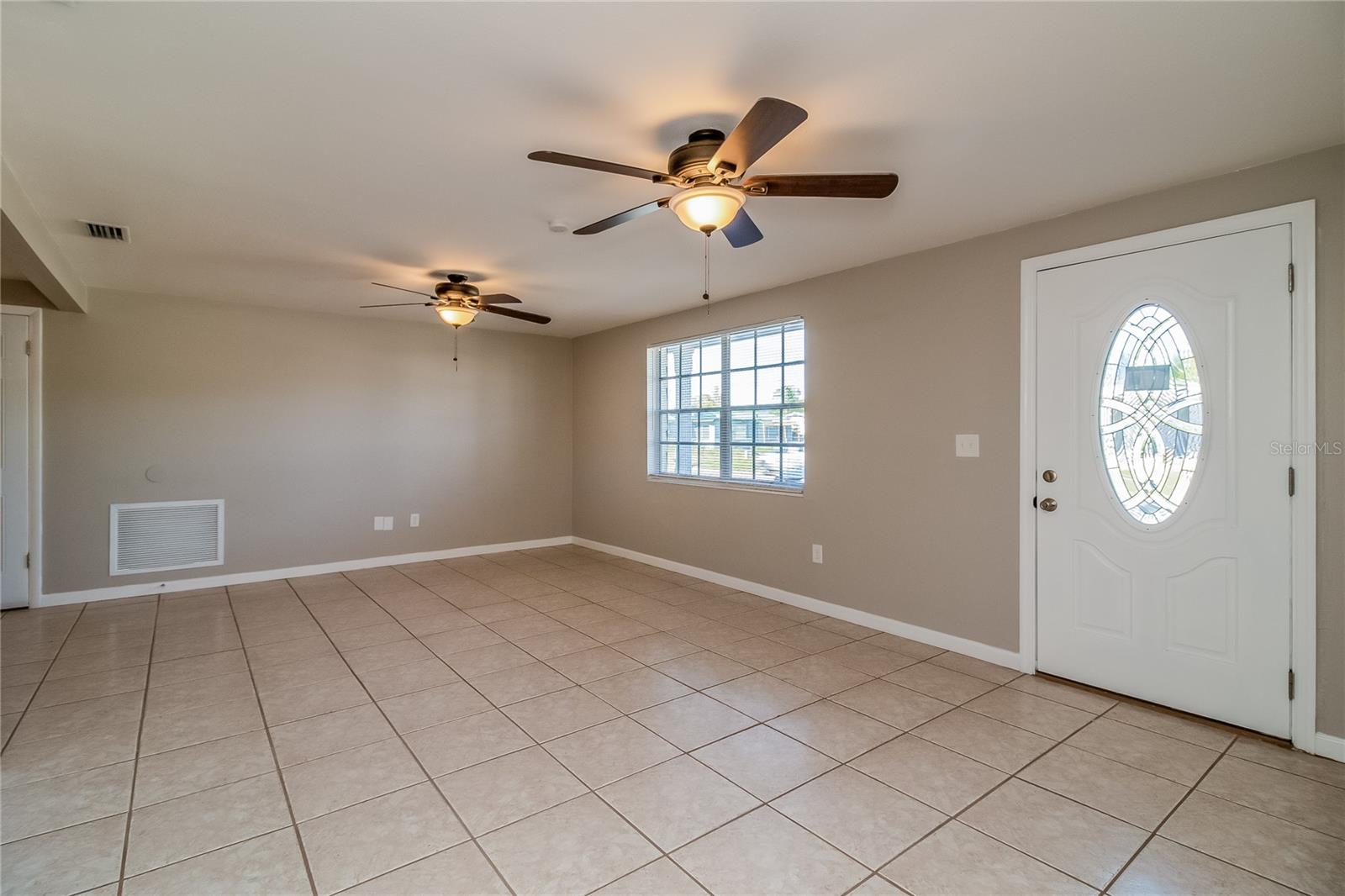 BEACON SQUARE UNIT 11-C PB 9 - Residential Lease