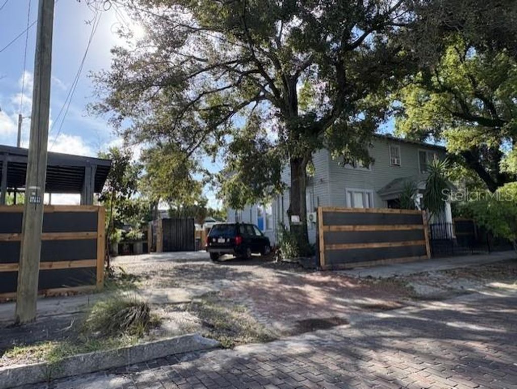 Photo of 803 E Palm Avenue, Tampa, FL 33602 (MLS # TB8423720)