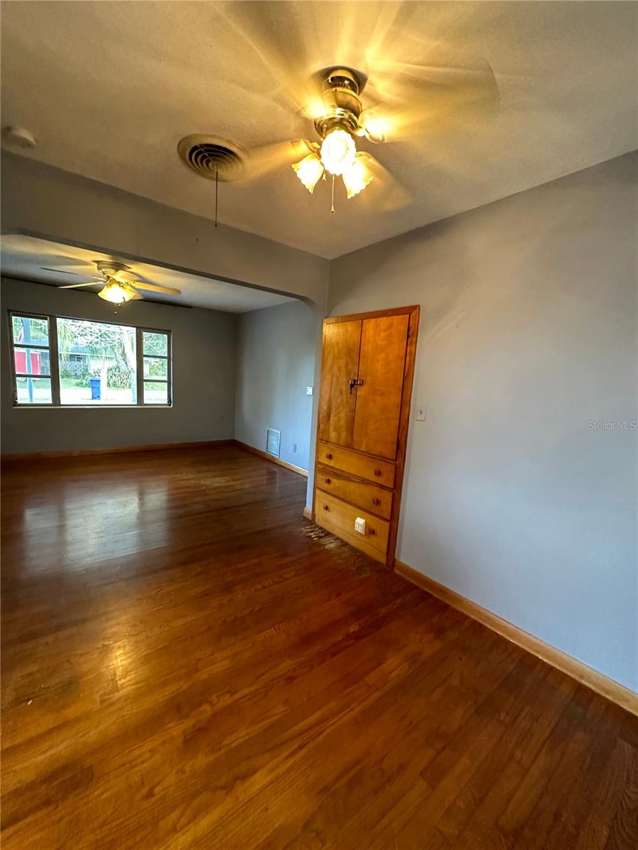 SEMINOLE LAND & INVESTMENT COS - Residential Lease