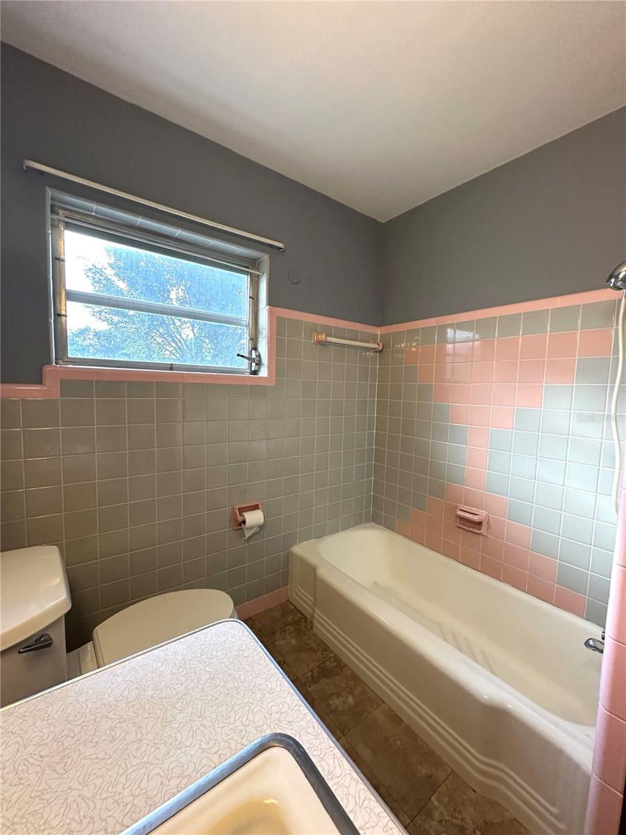 SEMINOLE LAND & INVESTMENT COS - Residential Lease