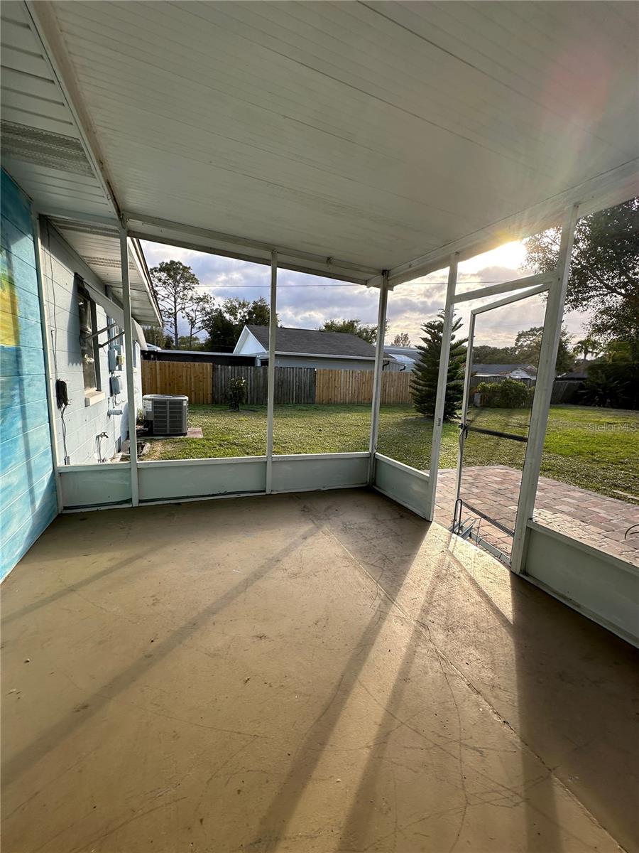 SEMINOLE LAND & INVESTMENT COS - Residential Lease