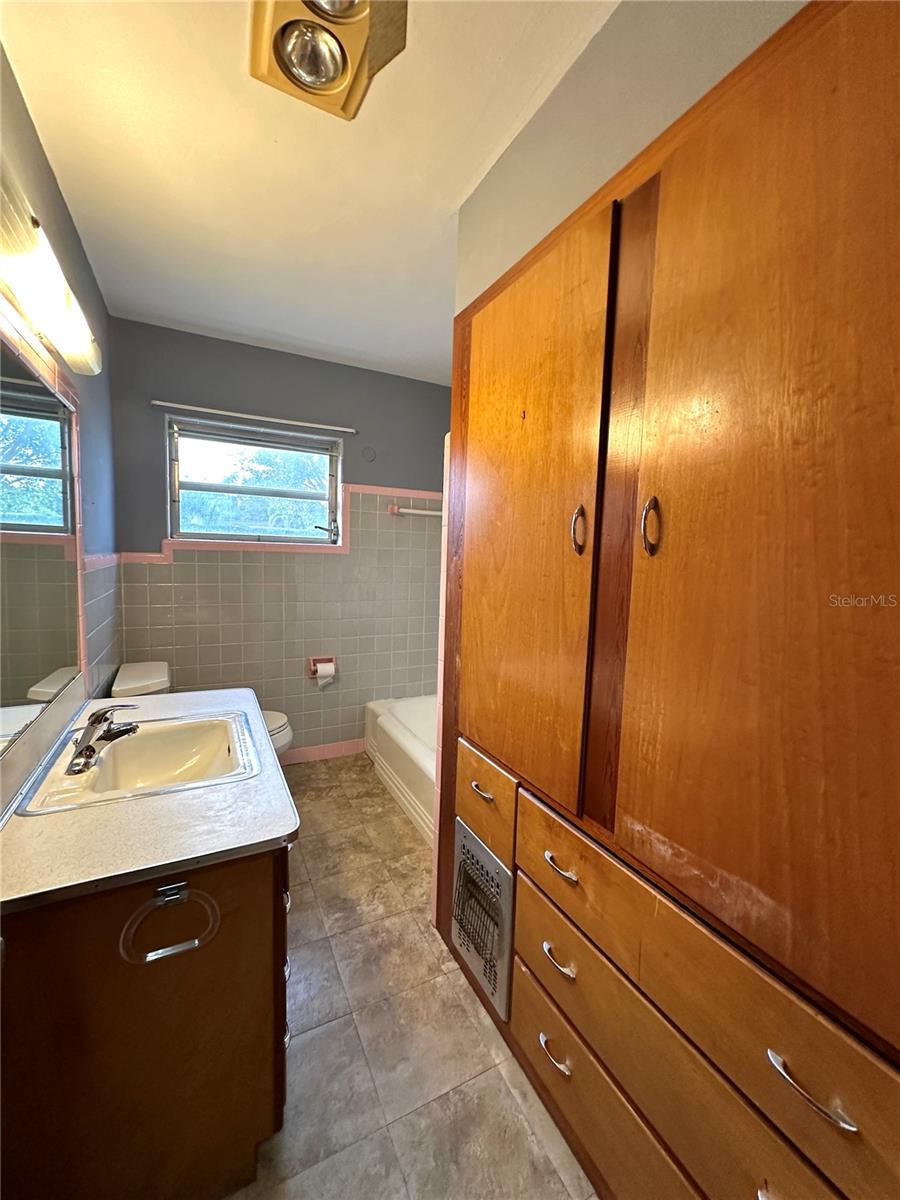 SEMINOLE LAND & INVESTMENT COS - Residential Lease