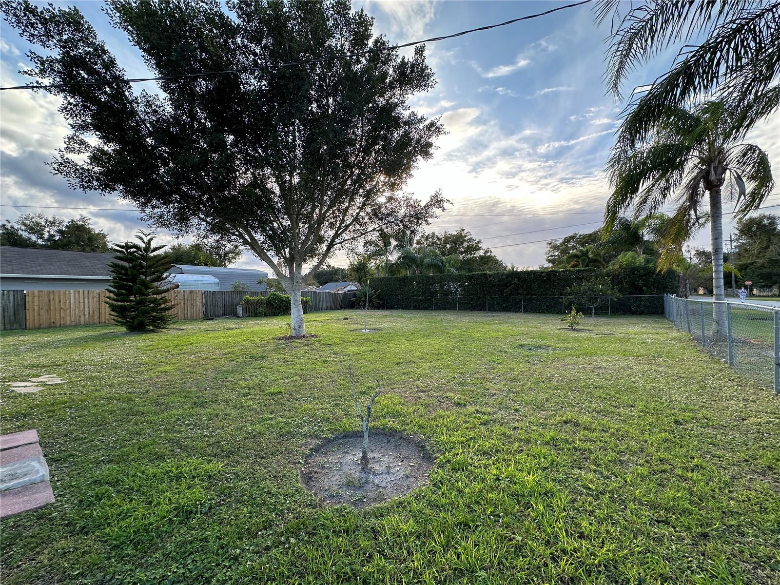 SEMINOLE LAND & INVESTMENT COS - Residential Lease