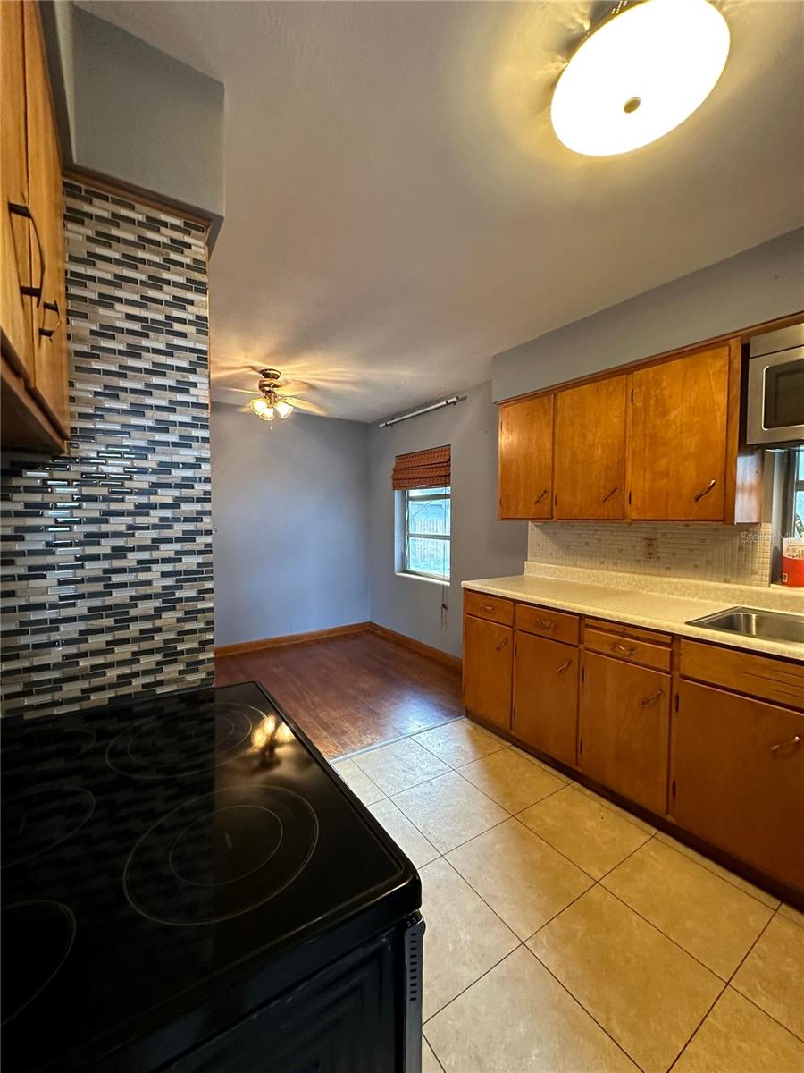 SEMINOLE LAND & INVESTMENT COS - Residential Lease