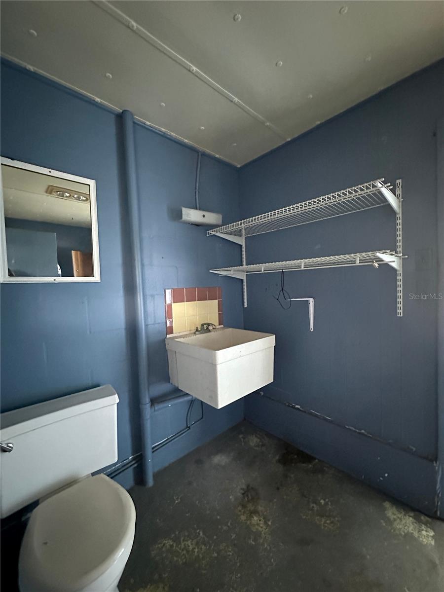 SEMINOLE LAND & INVESTMENT COS - Residential Lease