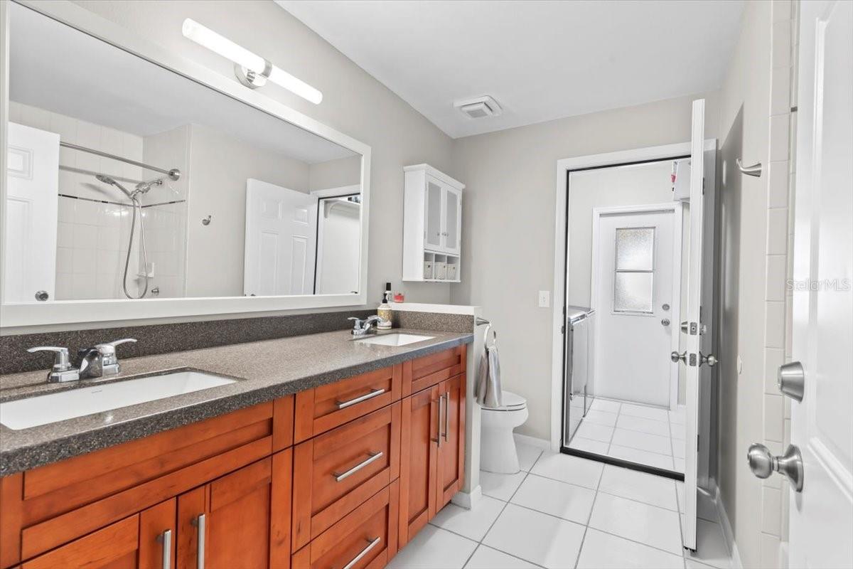 EAST LAKE ADD - Residential Lease
