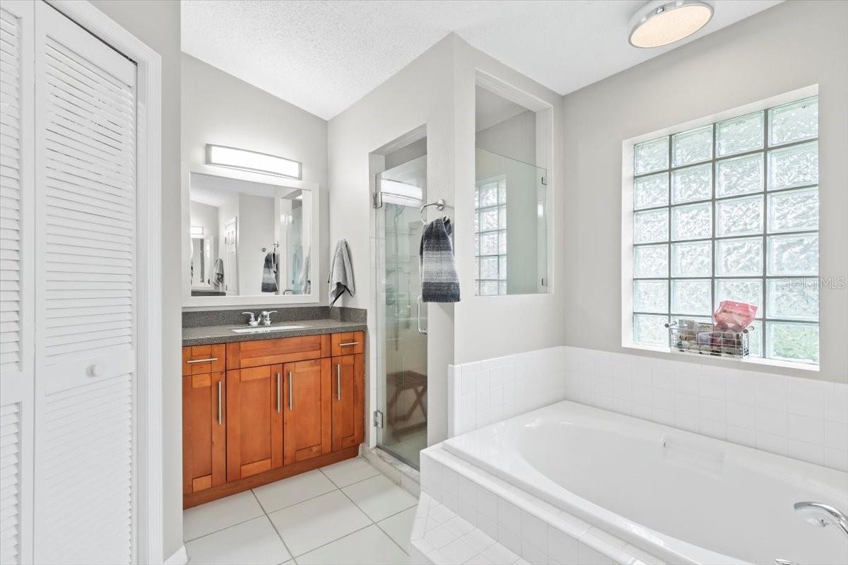 EAST LAKE ADD - Residential Lease