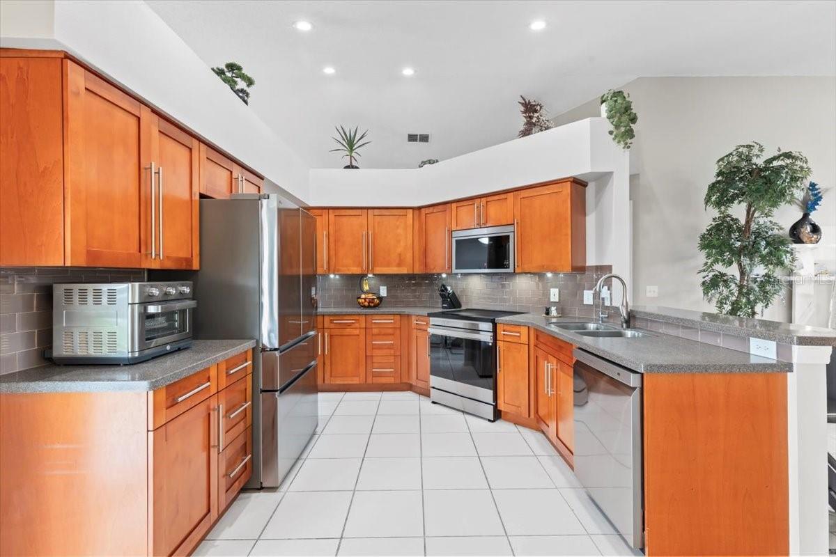 EAST LAKE ADD - Residential Lease