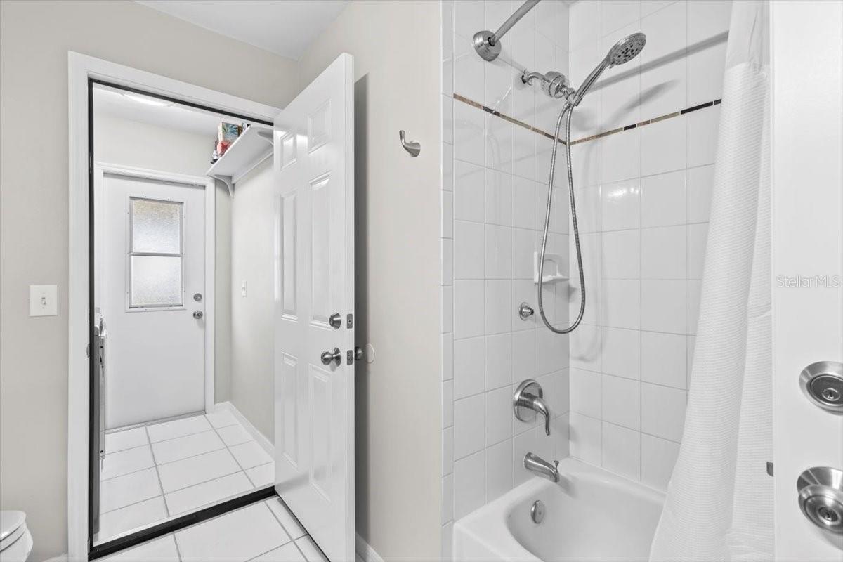 EAST LAKE ADD - Residential Lease