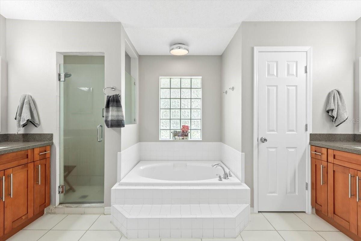 EAST LAKE ADD - Residential Lease