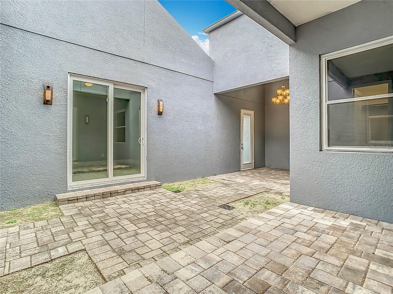 1021 W 25TH STREET