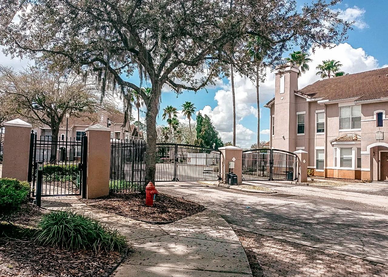 THE VILLAS CONDO - Residential