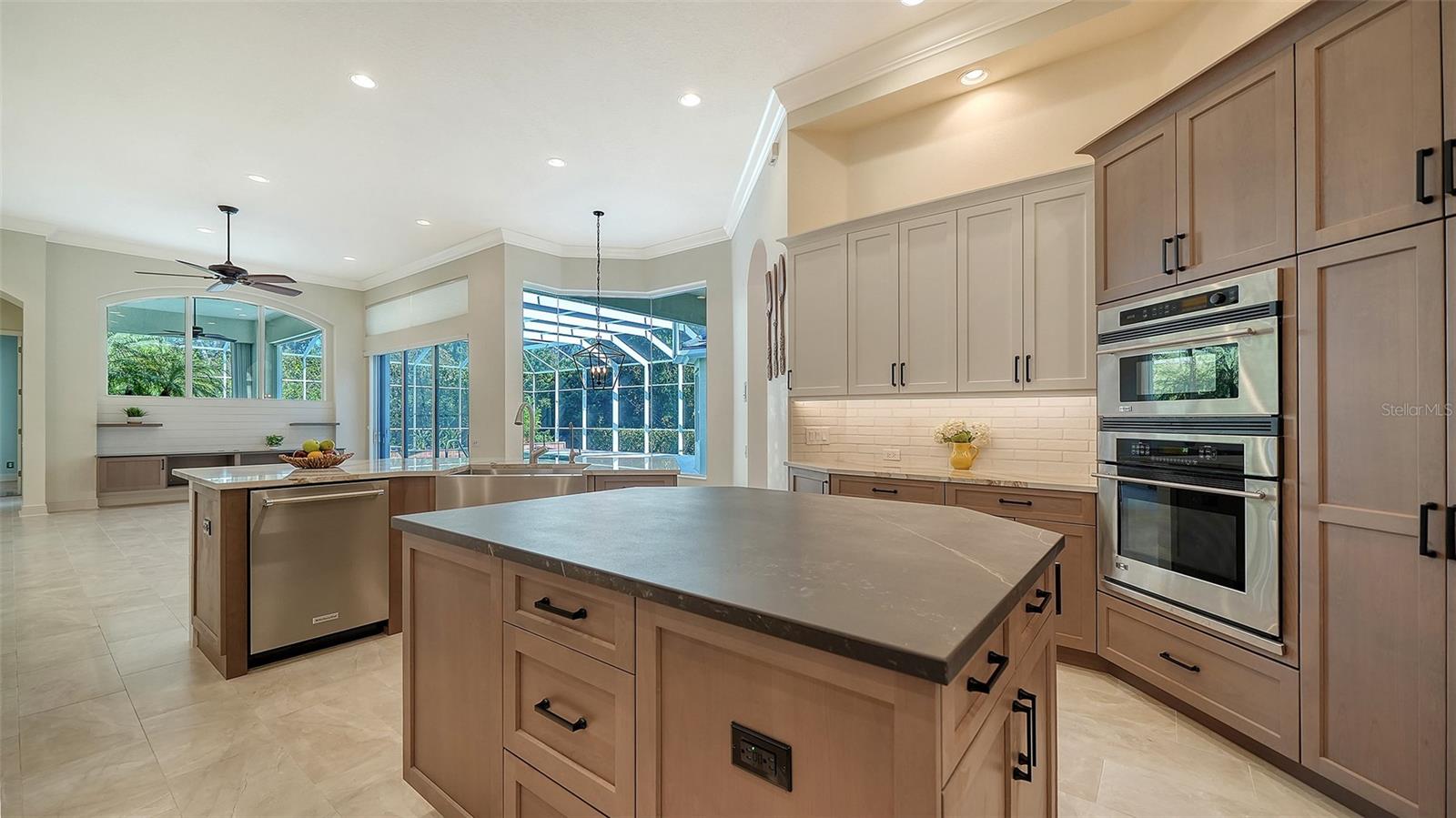 UNIVERSITY PARK & COUNTRY CLUB - Residential