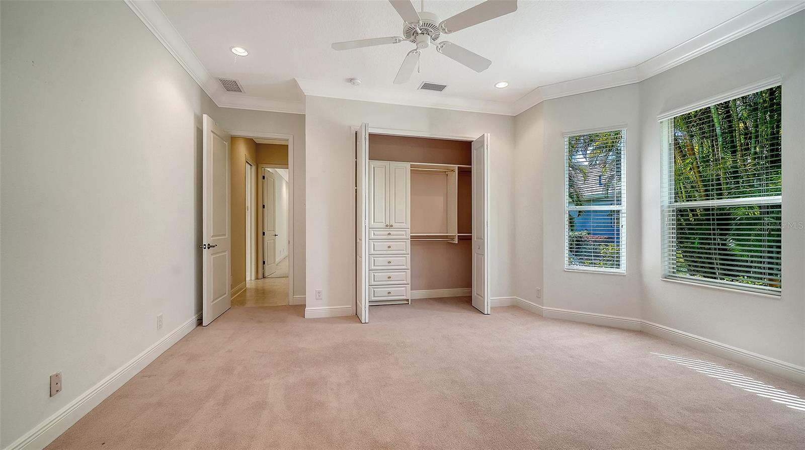 UNIVERSITY PARK & COUNTRY CLUB - Residential