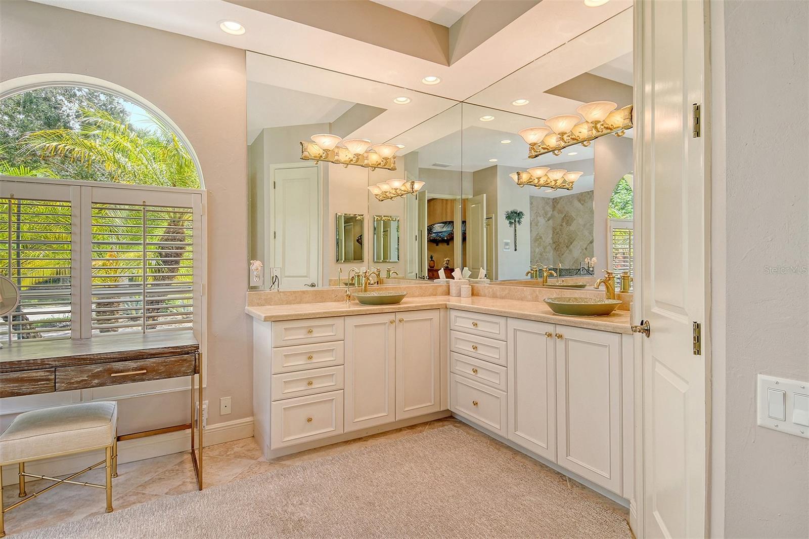 UNIVERSITY PARK & COUNTRY CLUB - Residential