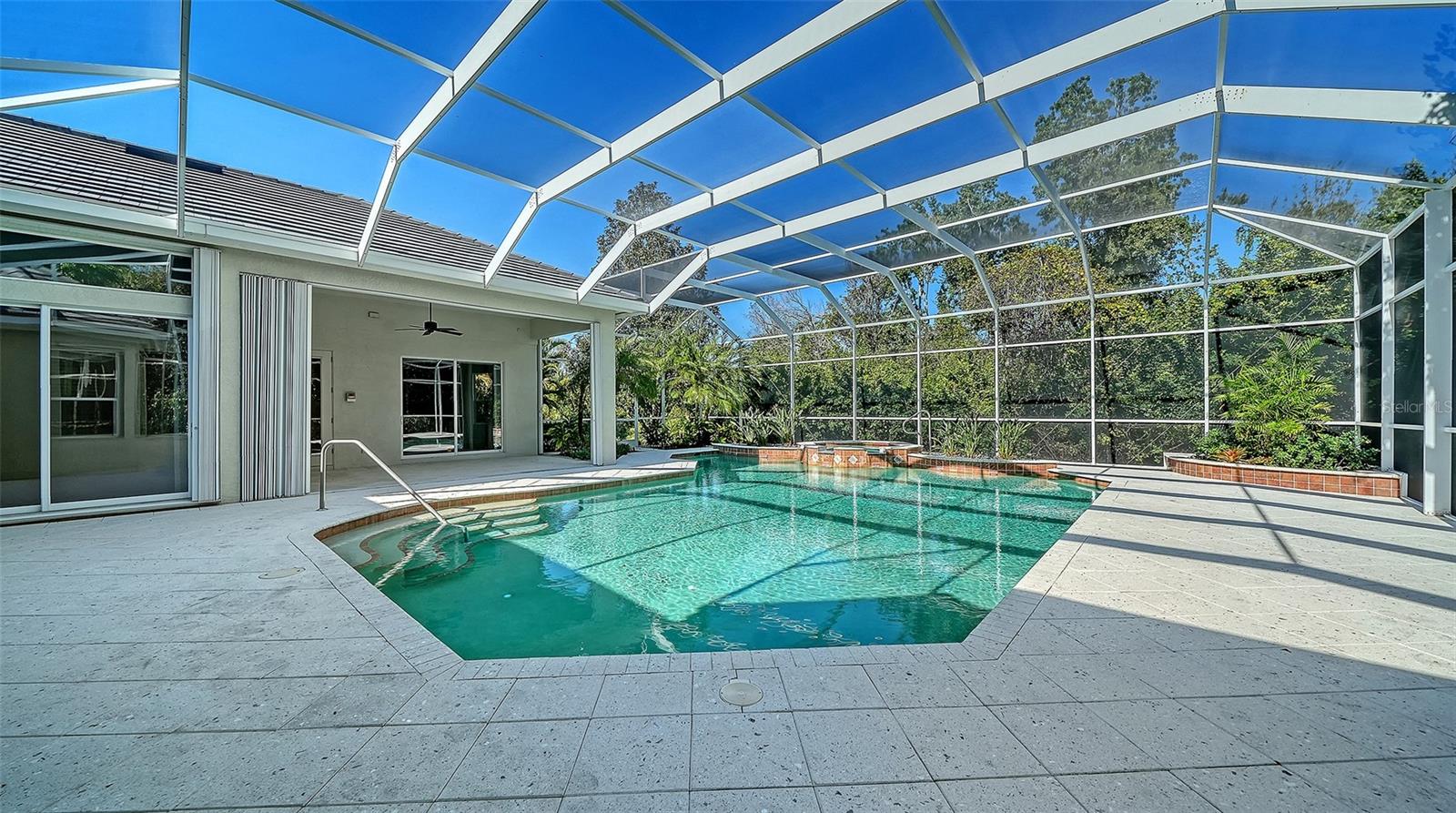 UNIVERSITY PARK & COUNTRY CLUB - Residential