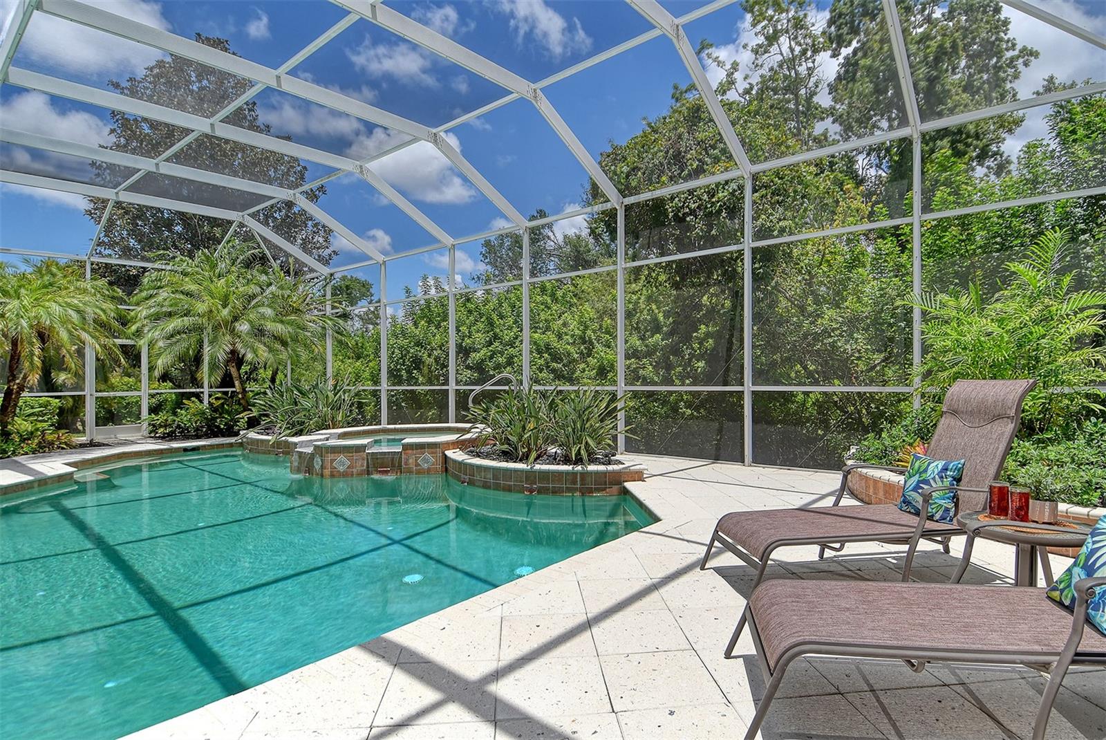 UNIVERSITY PARK & COUNTRY CLUB - Residential