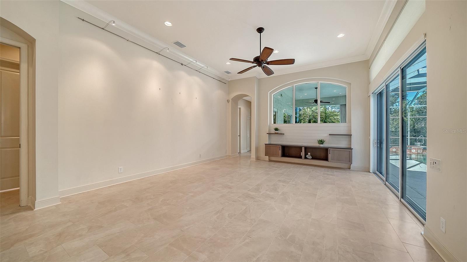 UNIVERSITY PARK & COUNTRY CLUB - Residential