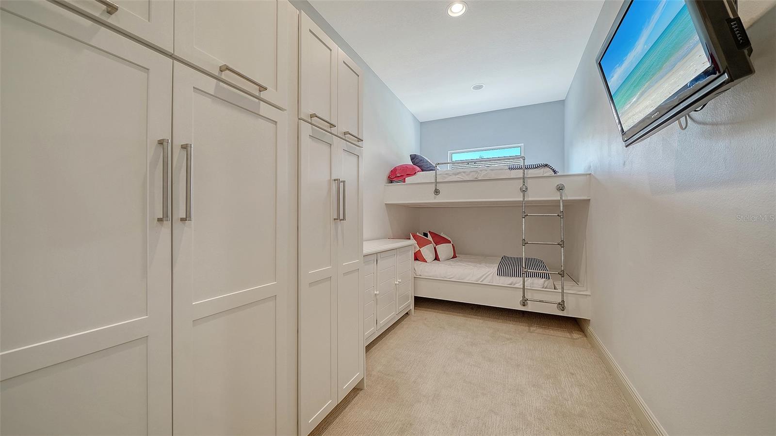 UNIVERSITY PARK & COUNTRY CLUB - Residential