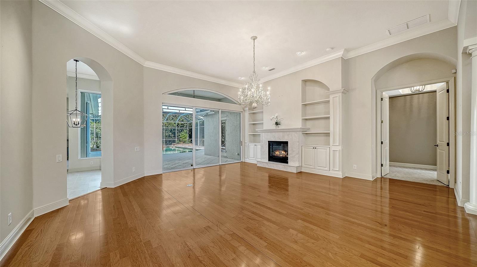 UNIVERSITY PARK & COUNTRY CLUB - Residential