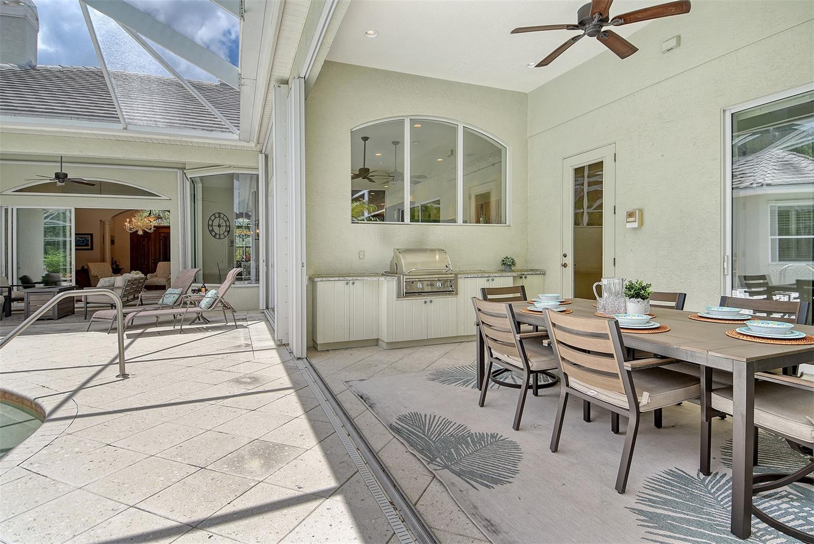 UNIVERSITY PARK & COUNTRY CLUB - Residential